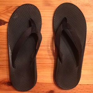 Men’s Chacos size 11
